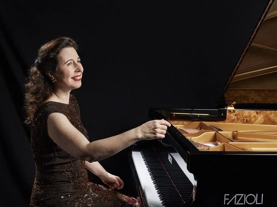 Piano star Angela Hewitt plays on through protests and pandemics